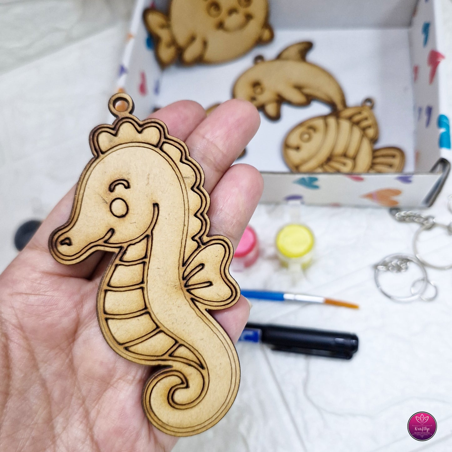 DIY Ocean Theme Wooden Keychain Painting Kit for Kids – 5 Sea Animal Shapes with Paints & Accessories
