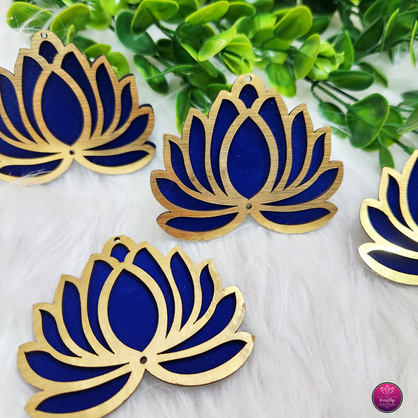 BIG LOTUS CUTOUT | GOLD DETAILING