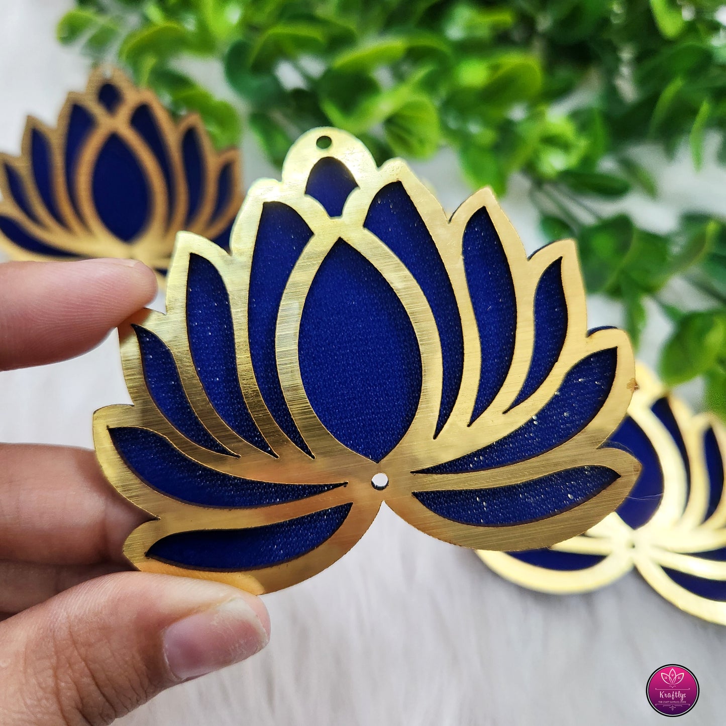 BIG LOTUS CUTOUT | GOLD DETAILING