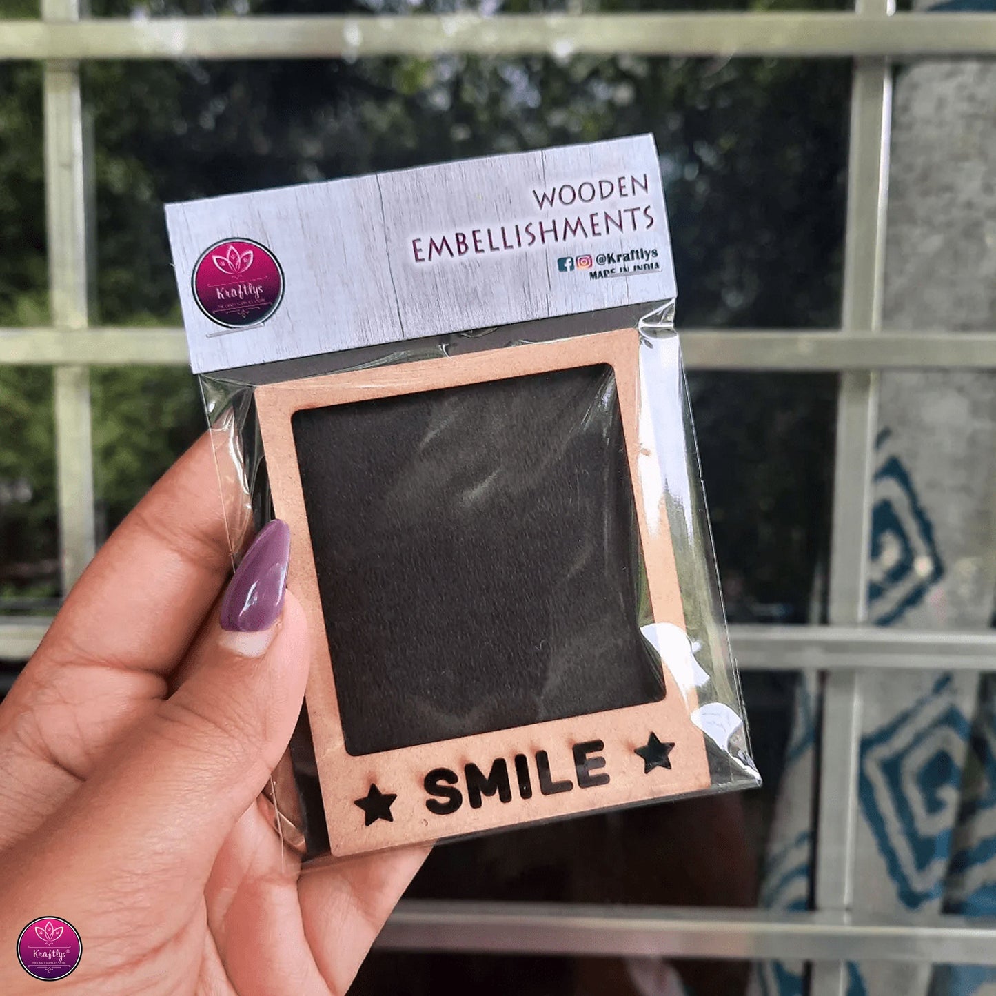 SMILE FRAME
